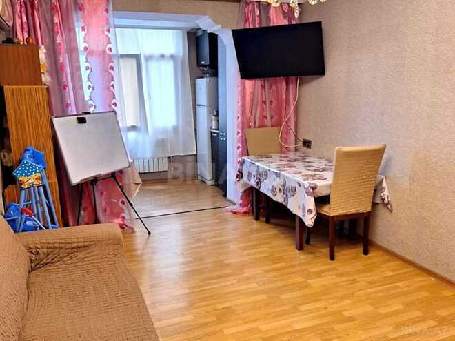 Сдаётся 3-комн. вторичка 55 м², м. Кара Караев, photo 1 from 18