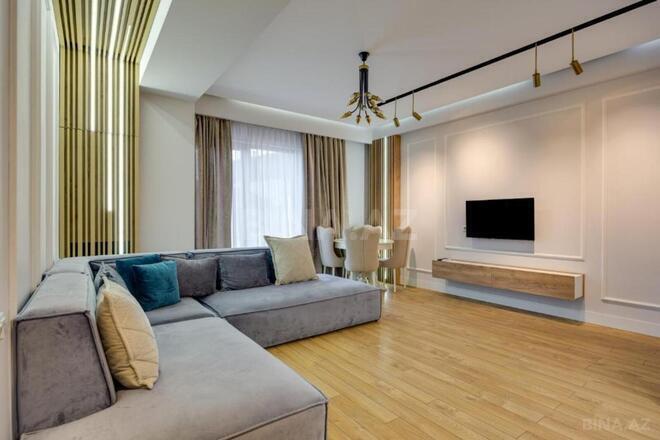 Сдаётся 2-комн. новостройка 120 м², м. Низами, photo 1 from 11