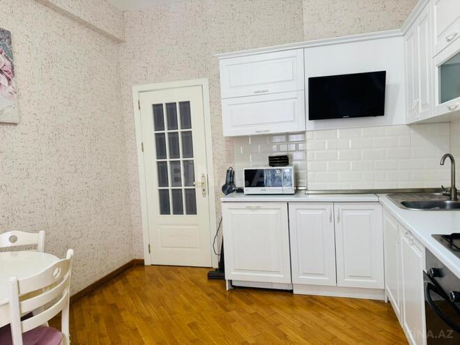 Продаётся 3-комн. новостройка 110 м², м. Кара Караев, photo 8 from 15