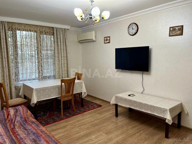 Satılır 2 otaqlı köhnə tikili 45 m², Qara Qarayev m., photo 1 from 11