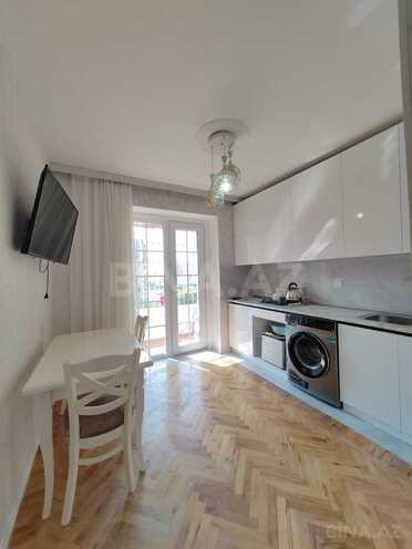 Satılır 3 otaqlı köhnə tikili 80 m², Xalqlar Dostluğu m., photo 1 from 17