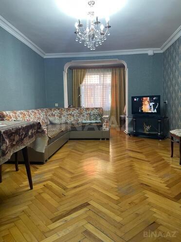 Satılır 3 otaqlı köhnə tikili 75 m², Elmlər Akademiyası m., photo 1 from 27