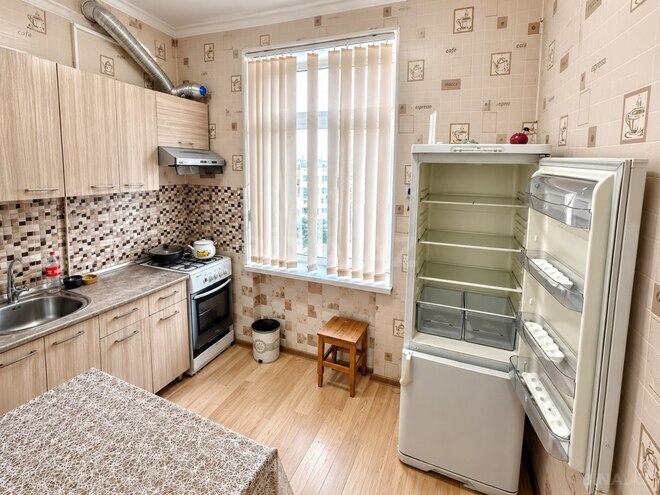 Satılır 1 otaqlı köhnə tikili 40 m², Qara Qarayev m., photo 13 from 14
