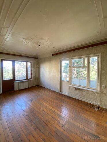 Satılır 2 otaqlı köhnə tikili 65 m², Bakıxanov q., photo 1 from 18