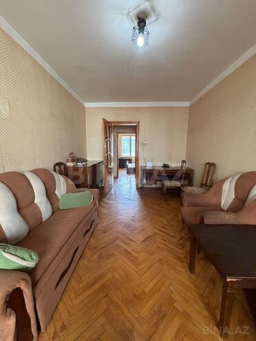 Satılır 2 otaqlı köhnə tikili 50 m², Nizami m., photo 1 from 14