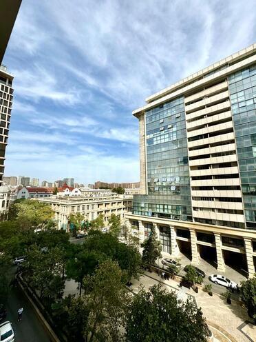 Satılır 3 otaqlı köhnə tikili 125 m², 28 May m., photo 19 from 20