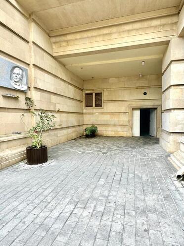 Satılır 3 otaqlı köhnə tikili 125 m², 28 May m., photo 18 from 20