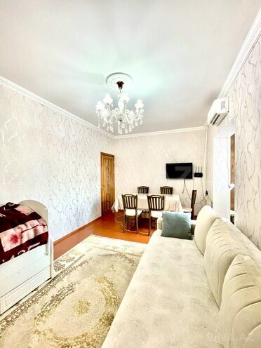 Продаётся 2-комн. вторичка 50 м², м. Халглар Достлугу, photo 1 from 11