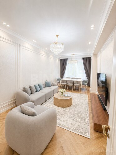 Сдаётся 4-комн. новостройка 180 м², м. Низами, photo 1 from 21