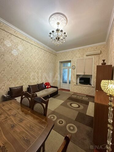 İcarəyə verilir 2 otaqlı köhnə tikili 90 m², 28 May m., photo 1 from 13