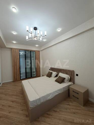 Продаётся 2-комн. новостройка 72 м², м. Кара Караев, photo 1 from 14