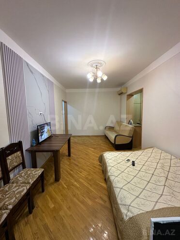 Продаётся 2-комн. вторичка 45 м², м. Халглар Достлугу, photo 1 from 14
