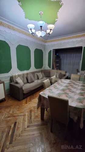 Satılır 3 otaqlı köhnə tikili 75 m², Elmlər Akademiyası m., photo 1 from 8
