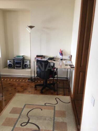 İcarəyə verilir 2 otaqlı köhnə tikili 75 m², Sahil m., photo 8 from 15