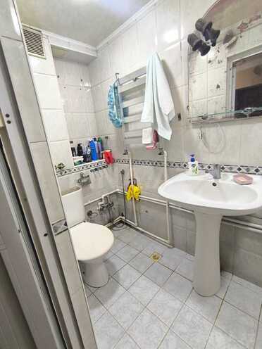 Satılır 2 otaqlı köhnə tikili 55 m², İnşaatçılar m., photo 6 from 9