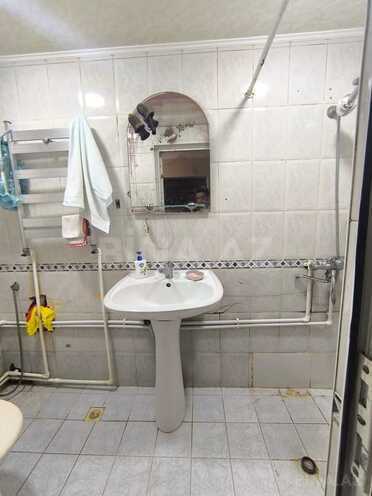 Satılır 2 otaqlı köhnə tikili 55 m², İnşaatçılar m., photo 7 from 9