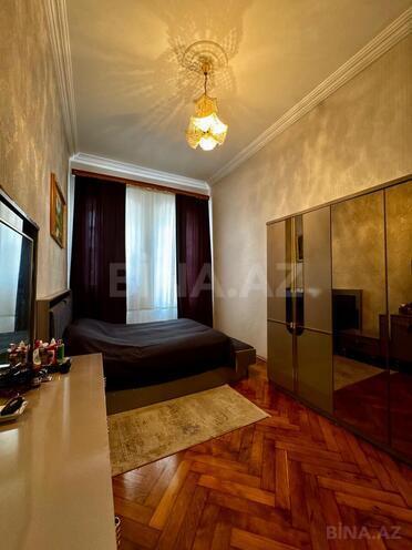 Продаётся 3-комн. вторичка 130.7 м², м. Ичеришехер, photo 11 from 21