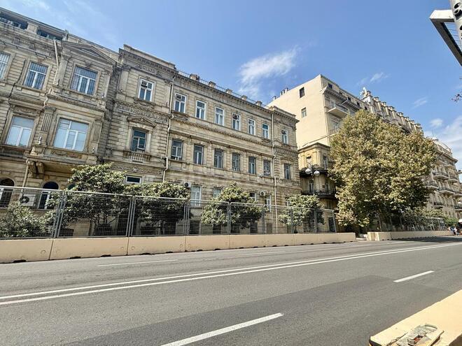 Продаётся 3-комн. вторичка 130.7 м², м. Ичеришехер, photo 1 from 21