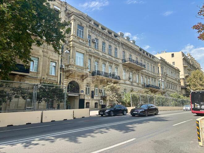 Продаётся 3-комн. вторичка 130.7 м², м. Ичеришехер, photo 18 from 21