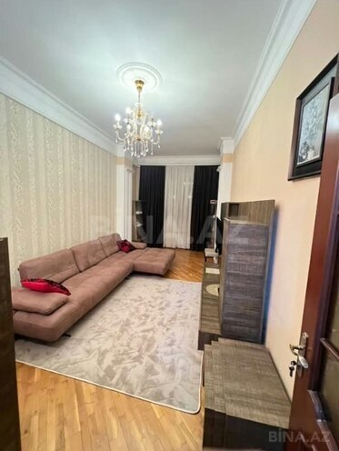 İcarəyə verilir 2 otaqlı yeni tikili 75 m², 28 May m., photo 1 from 8