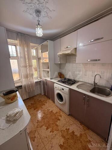 Сдаётся 3-комн. вторичка 70 м², м. Кара Караев, photo 1 from 10