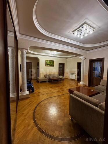 Сдаётся 3-комн. вторичка 150 м², м. Иншаатчылар, photo 1 from 10