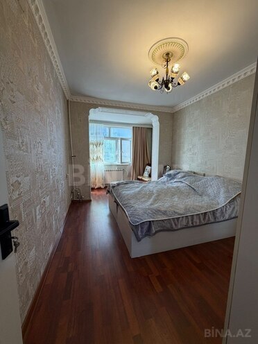 Продается 3-комн. вторичка 65 м², м. Ази Асланов, photo 3 from 10
