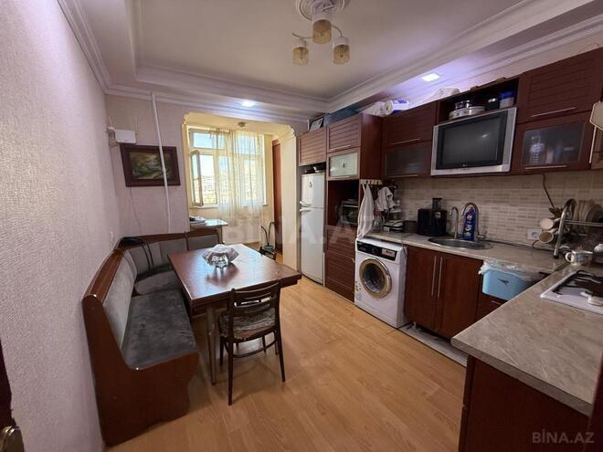 Продаётся 2-комн. вторичка 65 м², м. Ази Асланов, photo 8 from 16