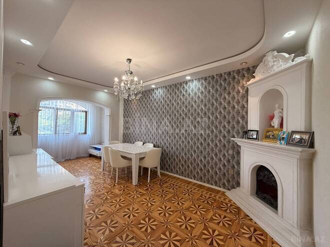 Satılır 4 otaqlı köhnə tikili 110 m², Gənclik m., photo 1 from 14