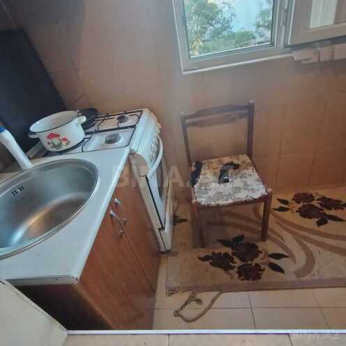 Satılır 2 otaqlı köhnə tikili 60 m², Qara Qarayev m., photo 13 from 16
