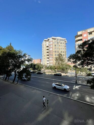 Продаётся 3-комн. вторичка 75 м², м. Иншаатчылар, photo 1 from 15