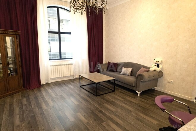 Сдается 2-комн. новостройка 90 м², м. Низами, photo 1 from 16