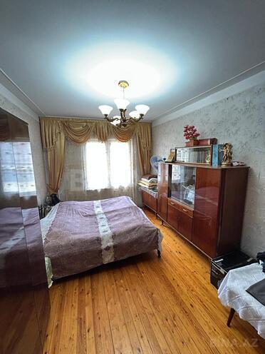 Satılır 4 otaqlı köhnə tikili 110 m², İnşaatçılar m., photo 13 from 24