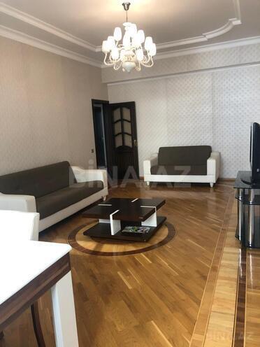 Сдаётся 3-комн. новостройка 110 м², м. Низами, photo 1 from 20