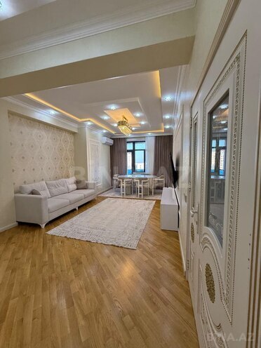 Продаётся 2-комн. новостройка 83 м², м. Кара Караев, photo 1 from 14