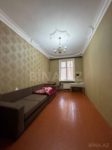 Satılır 2 otaqlı köhnə tikili 60 m², Bakıxanov q., photo 1 from 12