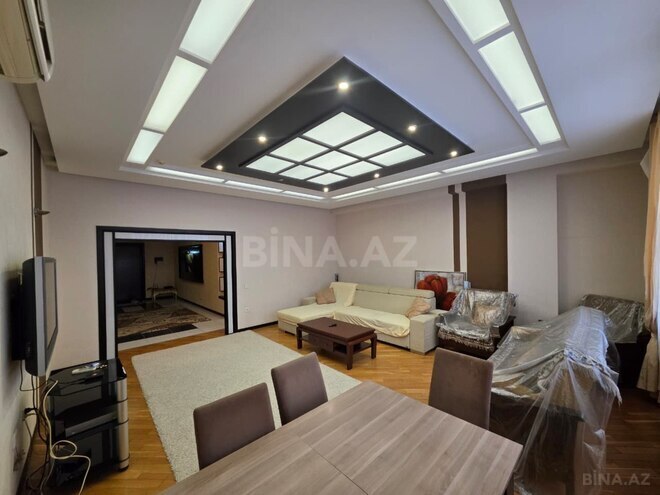 Сдаётся 3-комн. новостройка 145 м², м. Низами, photo 1 from 22
