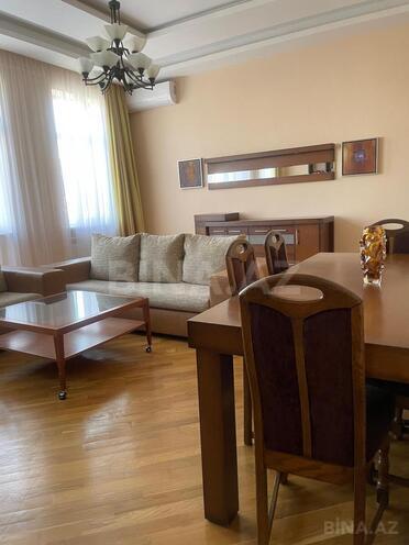 Сдаётся 4-комн. вторичка 130 м², м. Сахил, photo 1 from 17