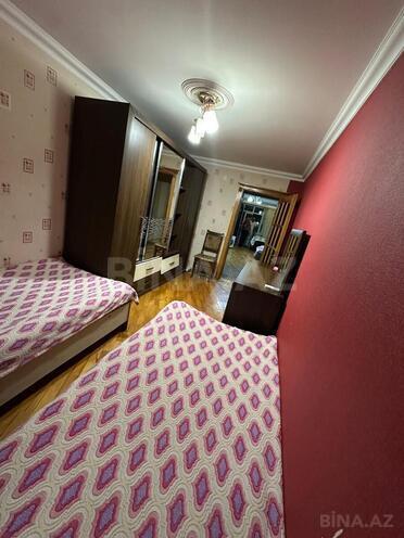 Продаётся 3-комн. вторичка 70 м², м. Нефтчиляр, photo 8 from 15