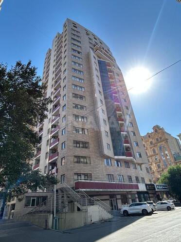 Продаётся 3-комн. новостройка 142 м², м. Низами, photo 1 from 19