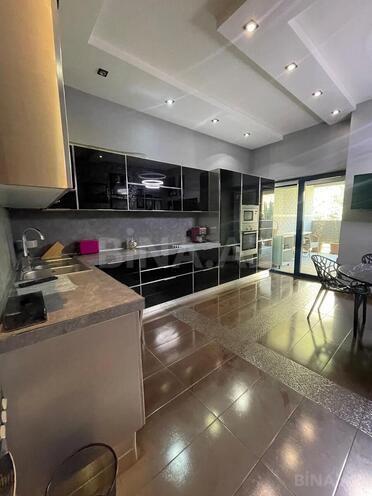 İcarəyə verilir 4 otaqlı yeni tikili 178 m², 28 May m., photo 16 from 32