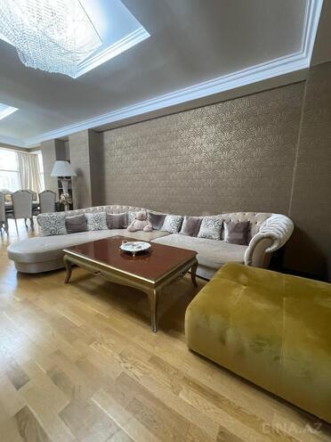 İcarəyə verilir 4 otaqlı yeni tikili 178 m², 28 May m., photo 3 from 32
