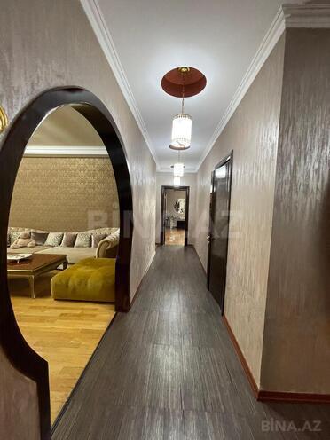 İcarəyə verilir 4 otaqlı yeni tikili 178 m², 28 May m., photo 24 from 32