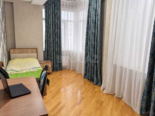 Продаётся 3-комн. новостройка 135 м², м. Кара Караев, photo 5 from 10