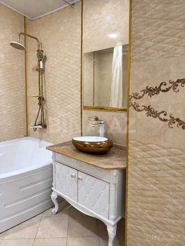 Продаётся 3-комн. новостройка 135 м², м. Кара Караев, photo 7 from 10