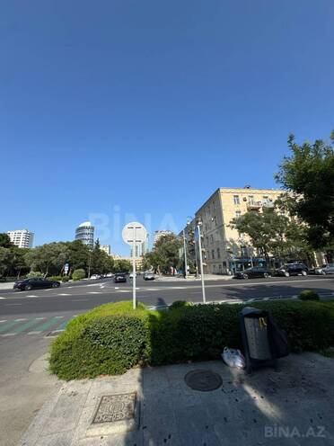Satılır 3 otaqlı köhnə tikili 80 m², Elmlər Akademiyası m., photo 1 from 9