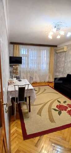 Satılır 2 otaqlı köhnə tikili 60 m², Elmlər Akademiyası m., photo 1 from 12
