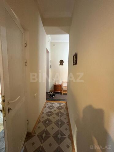 Продаётся 4-комн. вторичка 110 м², м. Низами, photo 17 from 23