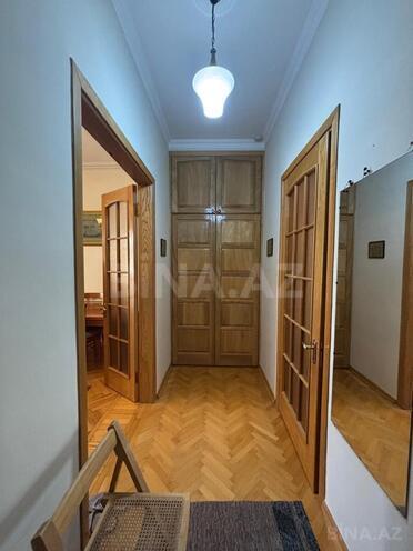 Продаётся 4-комн. вторичка 110 м², м. Низами, photo 18 from 23