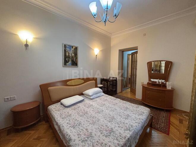 Продаётся 4-комн. вторичка 110 м², м. Низами, photo 16 from 23